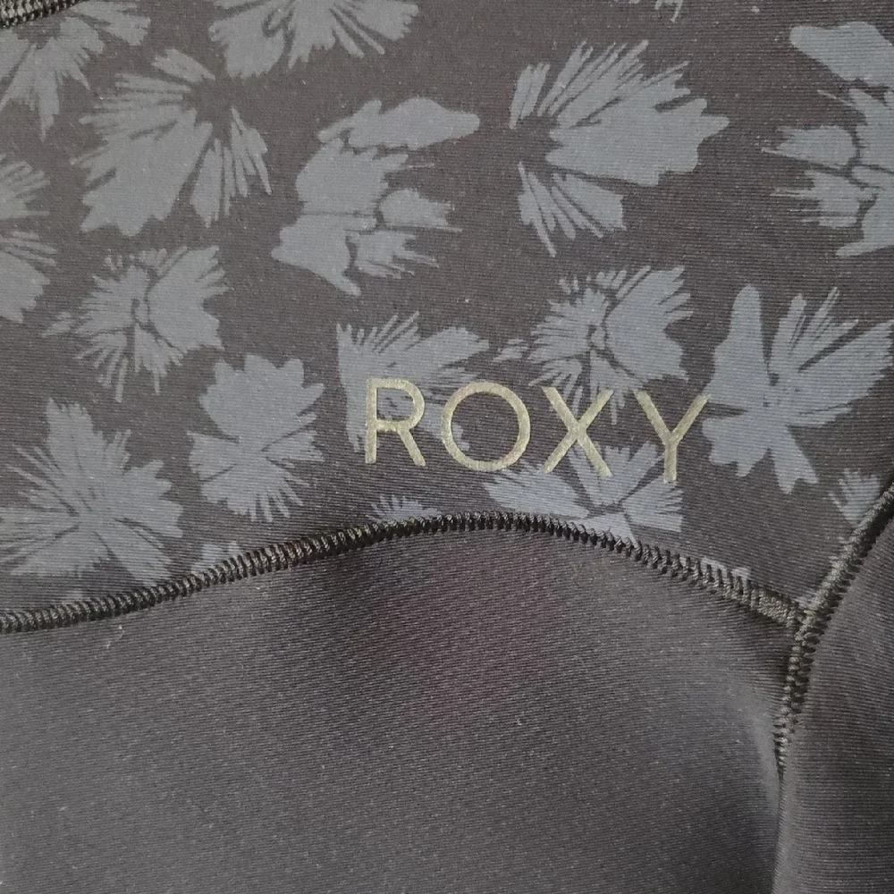 Roxy Floral Patterned Black Short Wetsuit NWT - Picture 3 of 5